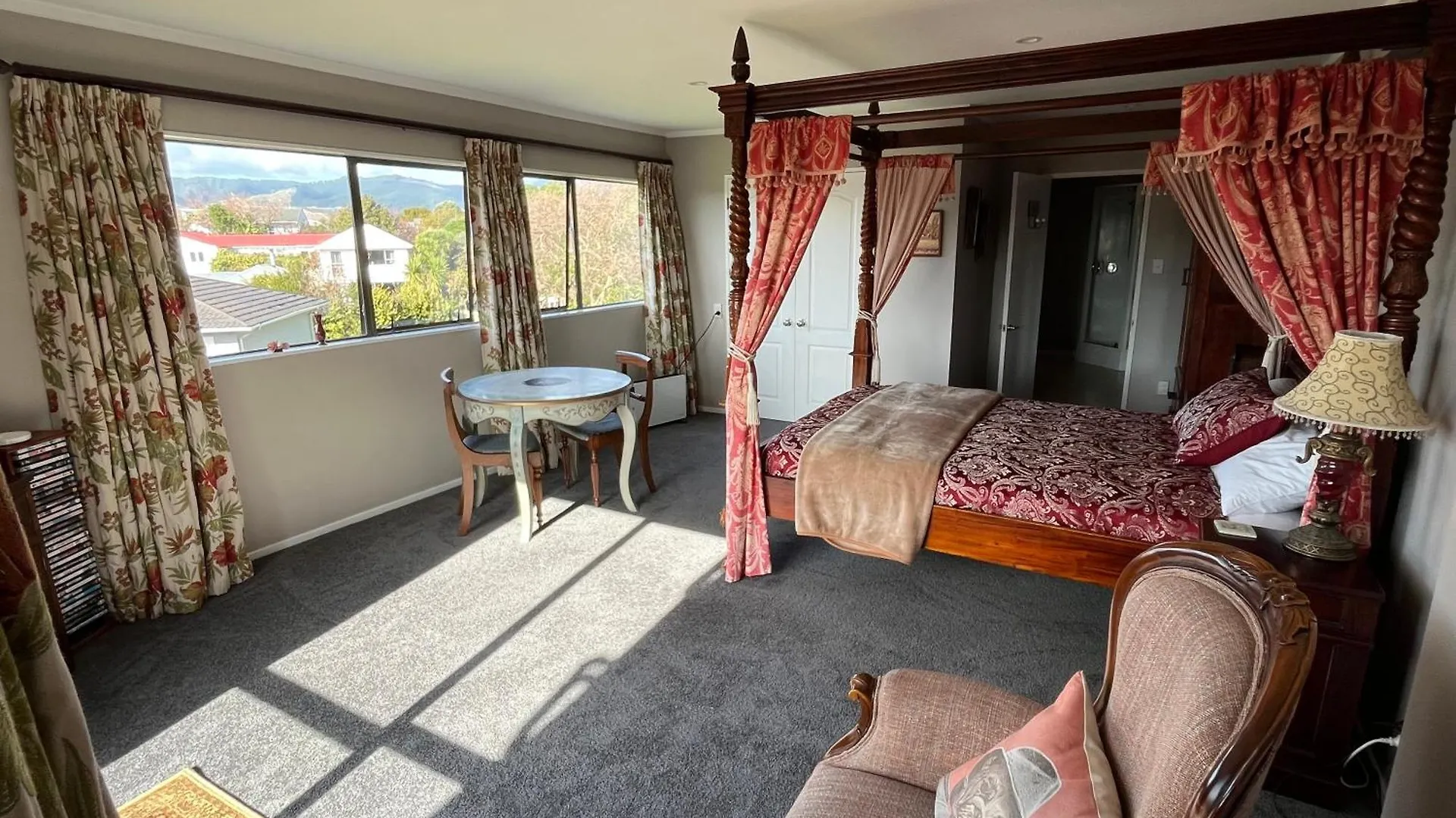 Tudor Manor Bed & Breakfast Paraparaumu